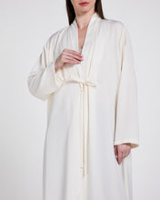 Load image into Gallery viewer, Style 20 - Cream Satin
